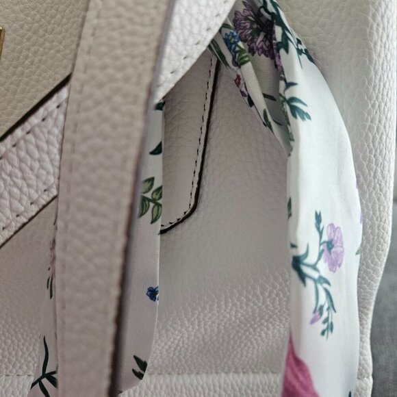 nanette lepore white double handle inner pockets gold logo hardware Scarf NWOT - Picture 8 of 9